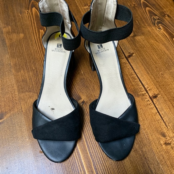 Really comfy black faux suede and leather heel sandals - Picture 2 of 4